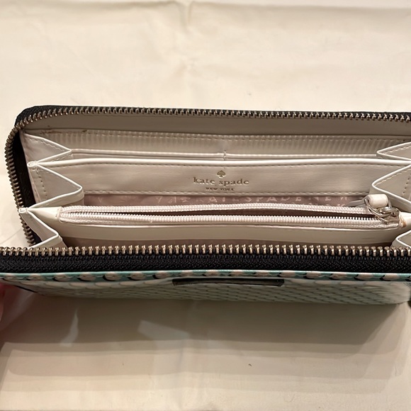 Kate Spade polka dot wallet - Picture 3 of 3